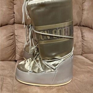 Moon Boot Women's Metallic icon glance Boots